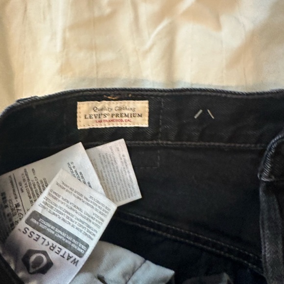 Black Levi 501 Denim Shorts - Picture 3 of 3